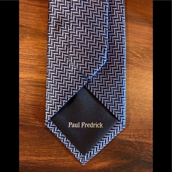 🍁SALE🍁PAUL FREDRICK Blue 100% Silk Geometric Pattern Necktie - Picture 5 of 9
